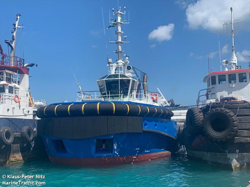 ajax (Tug) - IMO 9901910, MMSI 376867000, Call Sign J8B6242 under the flag of St Vincent & Grenadines