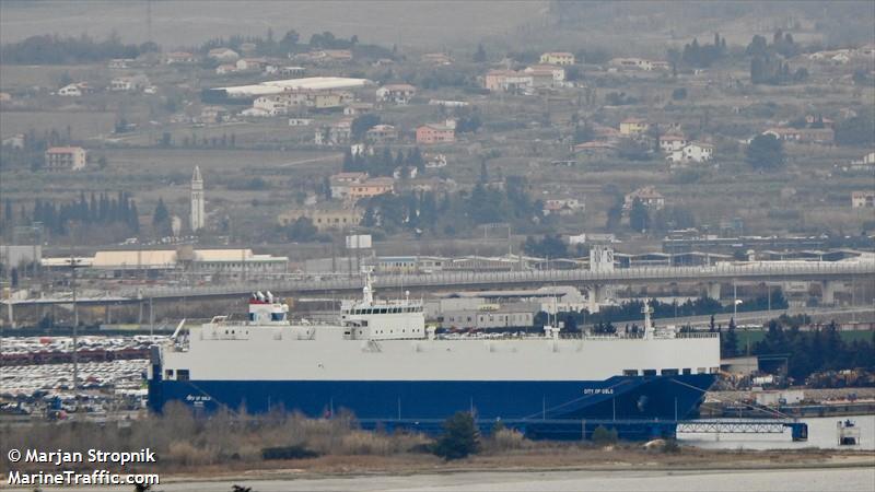 city of oslo (Vehicles Carrier) - IMO 9407677, MMSI 538009724, Call Sign V7A5087 under the flag of Marshall Islands