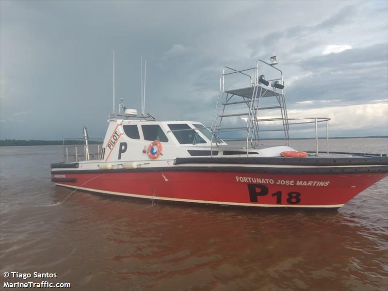 pilot boat p18 (-) - IMO , MMSI 710745327 under the flag of Brazil