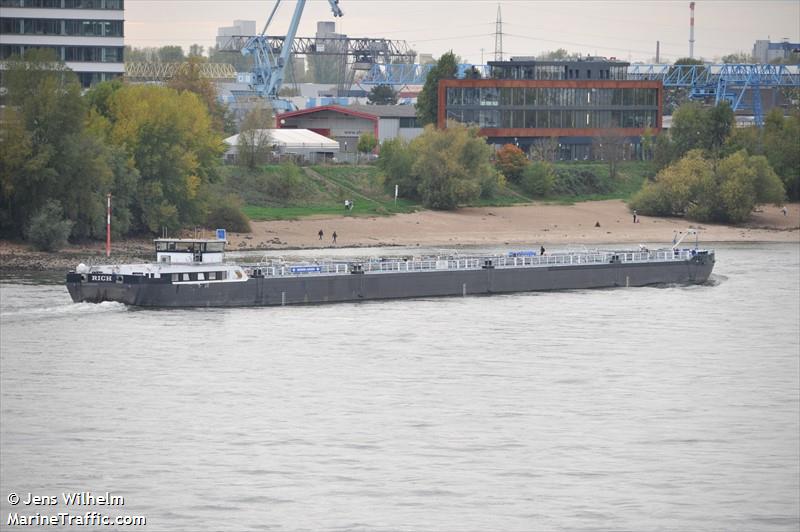 rich (Tanker) - IMO , MMSI 211838460, Call Sign PA6856 under the flag of Germany