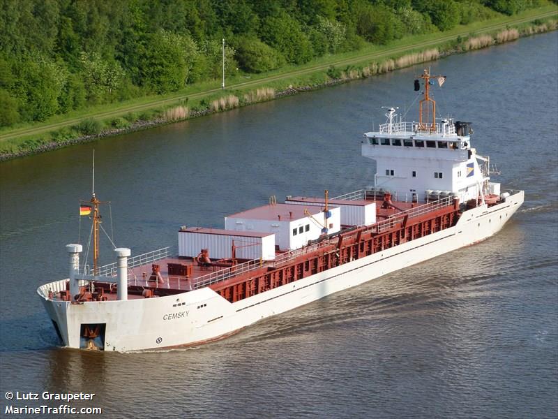 cemsky (Cement Carrier) - IMO 9000211, MMSI 212220000, Call Sign P3WL9 under the flag of Cyprus