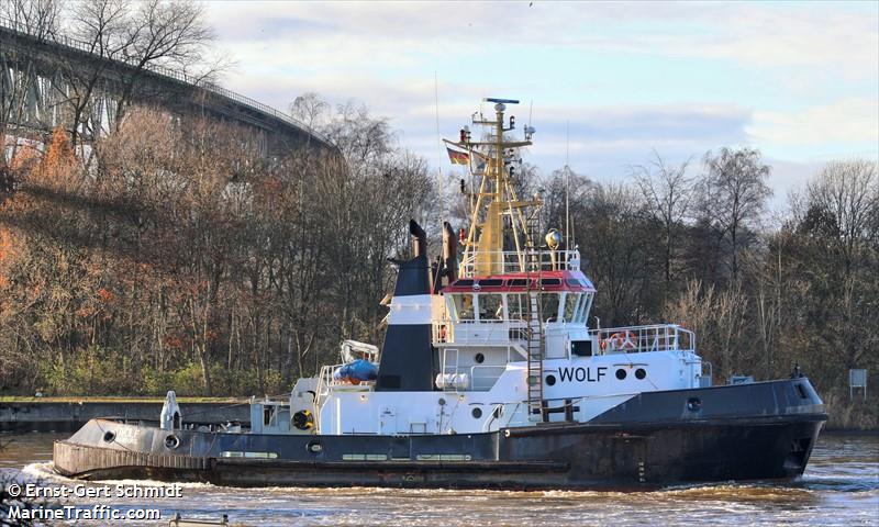 wolf (Tug) - IMO 9036260, MMSI 218767000, Call Sign DDOA under the flag of Germany