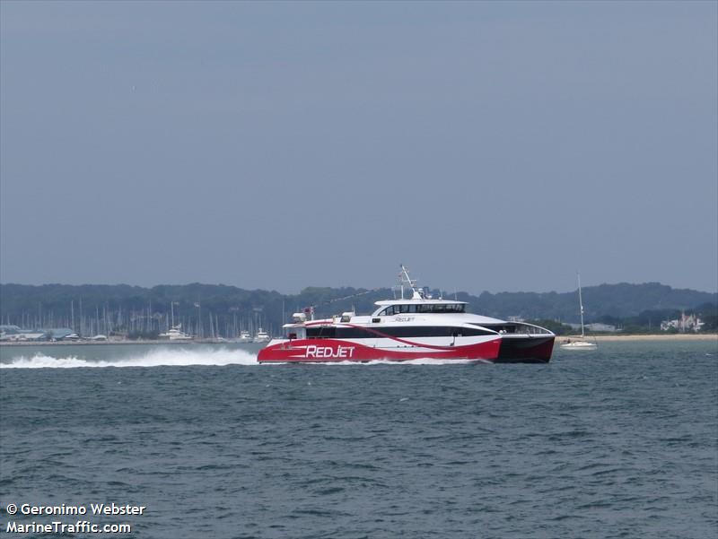 red jet 6 (Passenger Ship) - IMO 9788083, MMSI 235117926, Call Sign 2JPU3 under the flag of United Kingdom (UK)