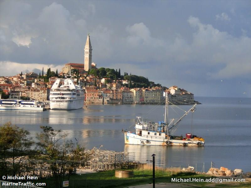 gira (Fishing vessel) - IMO , MMSI 238897610, Call Sign 9A2385 under the flag of Croatia
