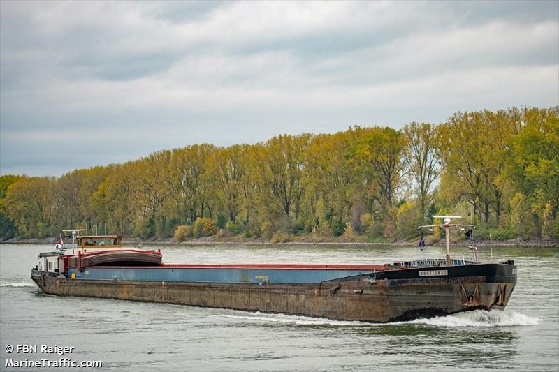 montignac (Cargo ship) - IMO , MMSI 244660652, Call Sign PG7830 under the flag of Netherlands
