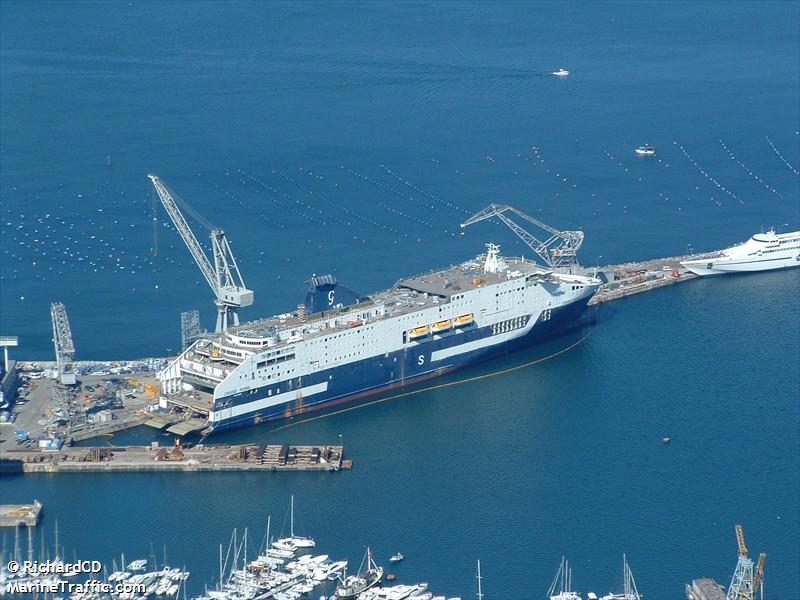 cruise roma (Passenger/Ro-Ro Cargo Ship) - IMO 9351476, MMSI 247219400, Call Sign IBWO under the flag of Italy