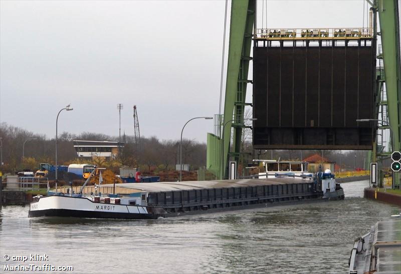 margit (Cargo ship) - IMO , MMSI 270373000, Call Sign OL6621 under the flag of Czech Rep