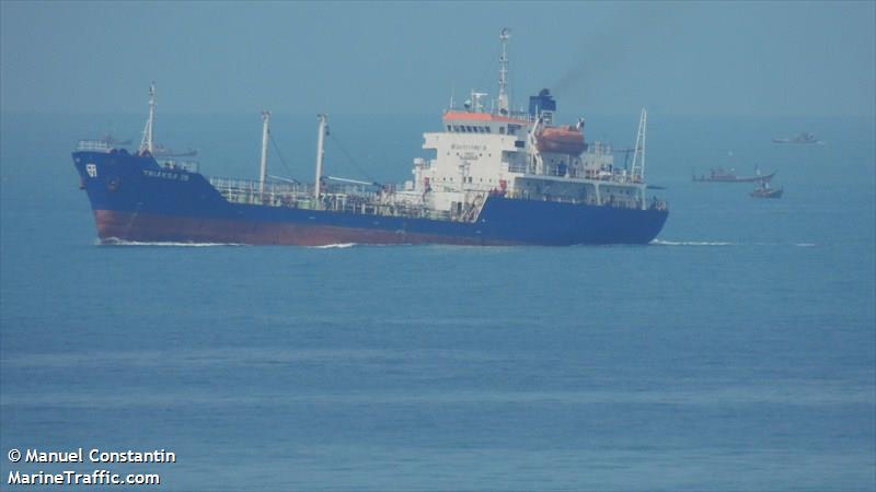 mt.triaksa 15 (Oil Products Tanker) - IMO 9086019, MMSI 525019021, Call Sign YFEU under the flag of Indonesia