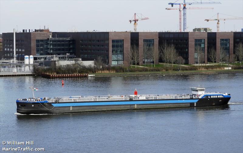 christoph burmester (Tanker) - IMO , MMSI 211850250, Call Sign DC8354 under the flag of Germany