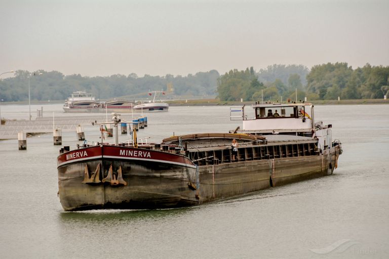 minerva (WIG) - IMO , MMSI 211585520, Call Sign DC under the flag of Germany