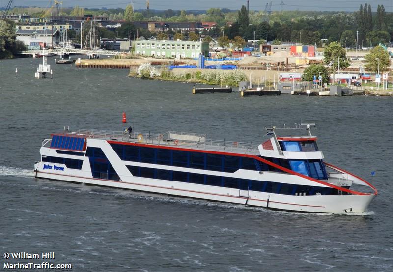 jules verne (Passenger ship) - IMO , MMSI 211808520, Call Sign DC3417 under the flag of Germany