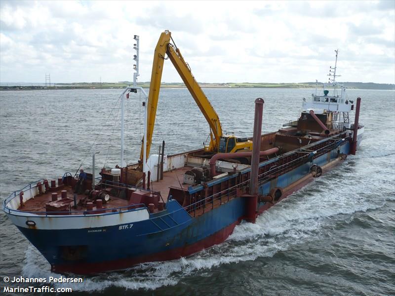 doris k (Hopper Dredger) - IMO 8203531, MMSI 219011491, Call Sign OUHB under the flag of Denmark