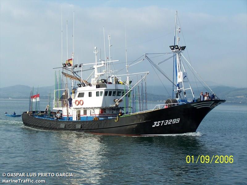 noche de paz (Fishing Vessel) - IMO 9214769, MMSI 224271000, Call Sign EAWR under the flag of Spain