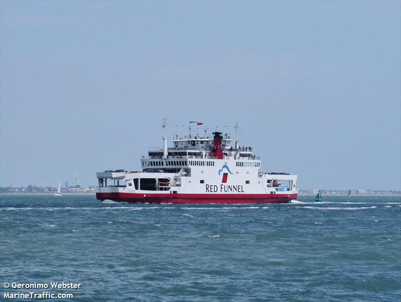 red osprey (Passenger/Ro-Ro Cargo Ship) - IMO 9064059, MMSI 235006680, Call Sign MTRL5 under the flag of United Kingdom (UK)