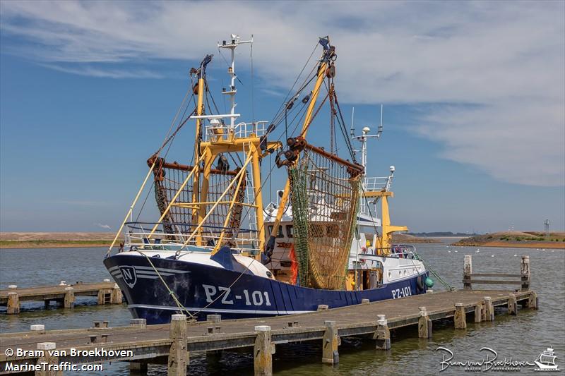 louisa n pz101 (Fishing vessel) - IMO , MMSI 235008741, Call Sign MMNR9 under the flag of United Kingdom (UK)