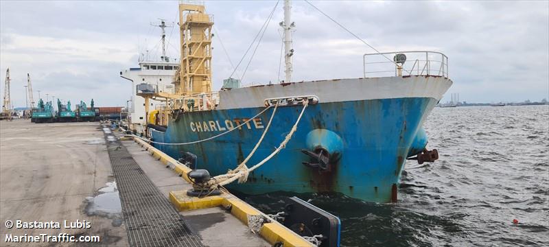 charlotte (Cement Carrier) - IMO 9054169, MMSI 525012362, Call Sign YBCX2 under the flag of Indonesia