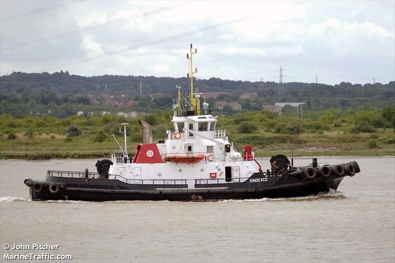 kindeace (Tug) - IMO 9350161, MMSI 375702000, Call Sign J8B6328 under the flag of St Vincent & Grenadines