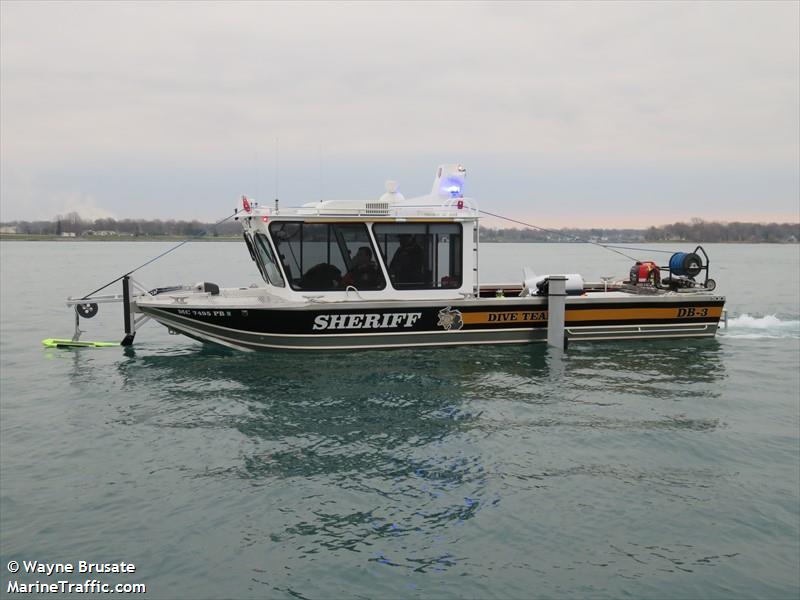 dive boat 3 (-) - IMO , MMSI 338211035 under the flag of USA