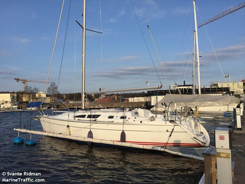 ze be dee (Pleasure craft) - IMO , MMSI 265768510, Call Sign SF2282 under the flag of Sweden