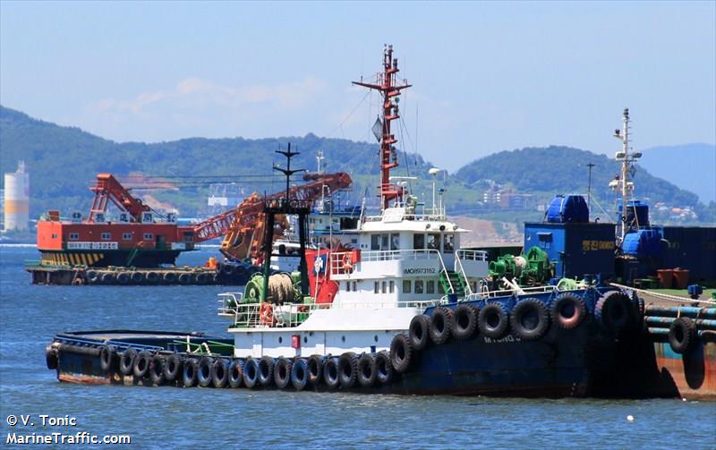 myung jin 702 (Tug) - IMO 8973162, MMSI 441281000, Call Sign DSNB4 under the flag of Korea