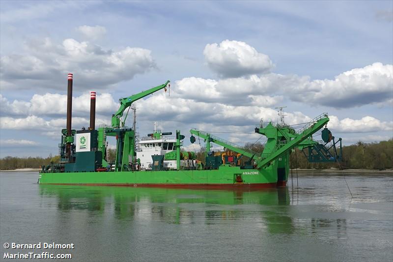 amazone (Dredger) - IMO 9546617, MMSI 205622000, Call Sign ORQJ under the flag of Belgium