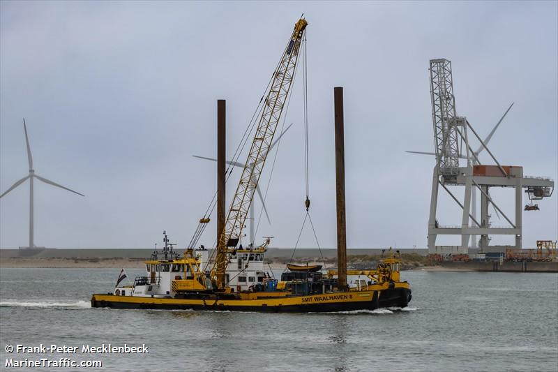 smit waalhaven 8 (Dredging or UW ops) - IMO , MMSI 244730476, Call Sign PD2389 under the flag of Netherlands