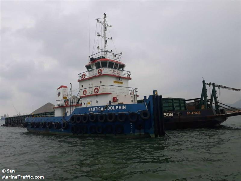 tb.nautical dolphin (Dredging or UW ops) - IMO , MMSI 525024141, Call Sign YDA3420 under the flag of Indonesia