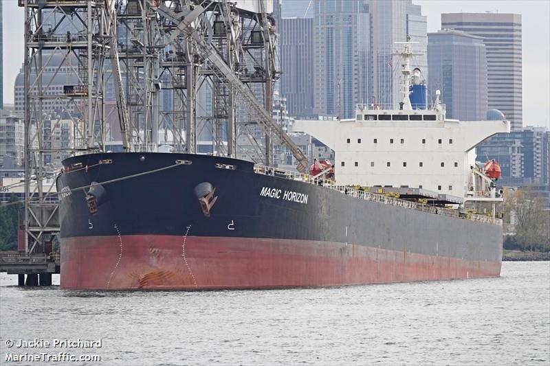 magic horizon (Bulk Carrier) - IMO 9553062, MMSI 538008110, Call Sign V7JT8 under the flag of Marshall Islands