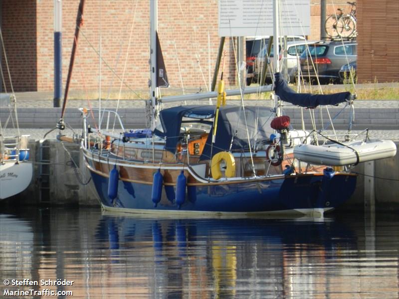 lapwing (Sailing vessel) - IMO , MMSI 235089437, Call Sign 2EZR5 under the flag of United Kingdom (UK)
