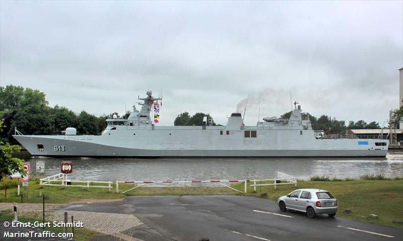 war ship 613 (Vessel (function unknown)) - IMO 9515955, MMSI 242037100, Call Sign CNLF under the flag of Morocco