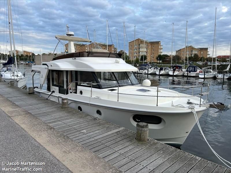 seatwins (Pleasure craft) - IMO , MMSI 265038560, Call Sign FG4104 under the flag of Sweden
