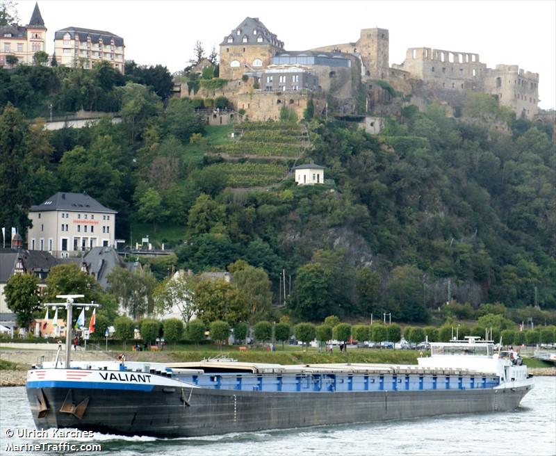 valiant (Cargo ship) - IMO , MMSI 244733553, Call Sign PG3804 under the flag of Netherlands