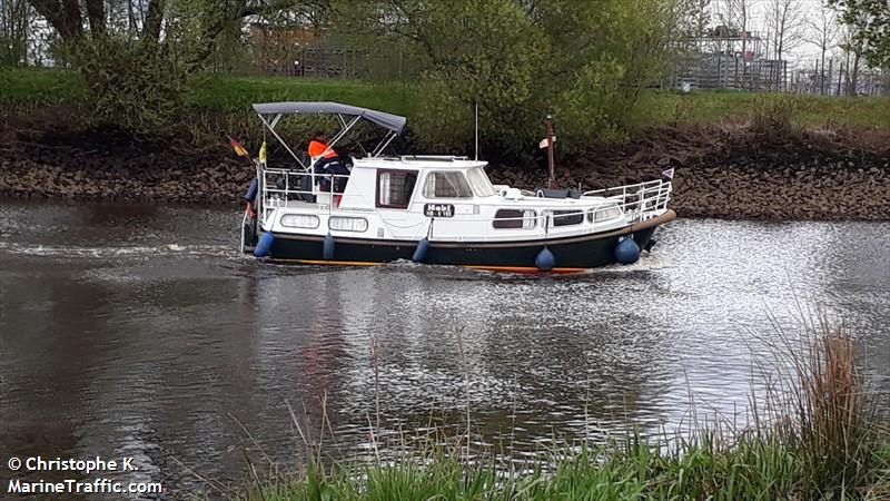 hobi (Pleasure craft) - IMO , MMSI 211560990, Call Sign DF7075 under the flag of Germany