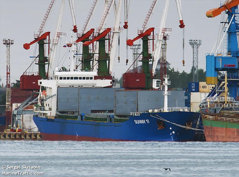 sunny 17 (Bulk Carrier) - IMO 8357356, MMSI 352001679, Call Sign 3E2701 under the flag of Panama