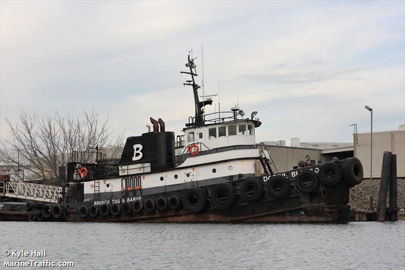 dorine.brusco (Tug) - IMO 8034851, MMSI 367002220, Call Sign WDC3068 under the flag of United States (USA)