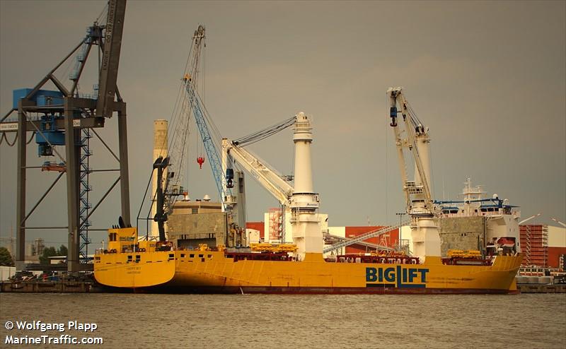 happy sky (Heavy Load Carrier) - IMO 9457220, MMSI 246714000, Call Sign PCCH under the flag of Netherlands