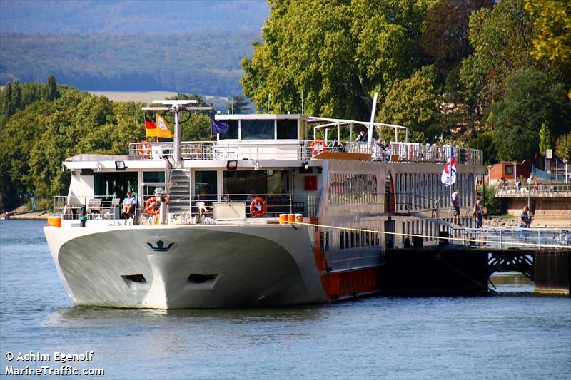 vista serenity (Passenger ship) - IMO , MMSI 269057638, Call Sign HE7638 under the flag of Switzerland