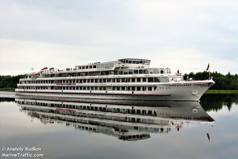 aleksander pushkin (Passenger ship) - IMO 7346166, MMSI 273356150, Call Sign UBTT 5 under the flag of Russia