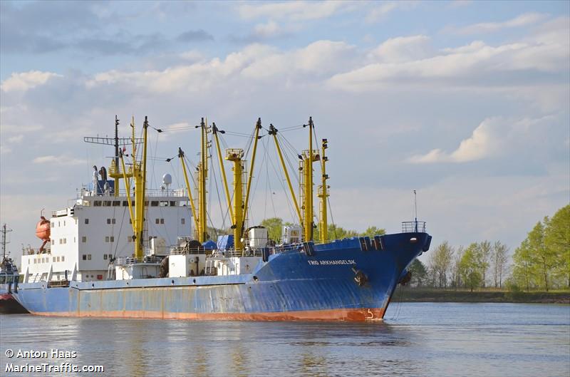 frio arkhangelsk (Refrigerated Cargo Ship) - IMO 8860444, MMSI 273451390, Call Sign UBWS4 under the flag of Russia