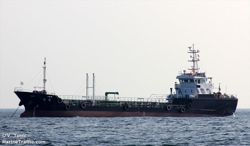 no.3 sung won (Oil Products Tanker) - IMO 9713258, MMSI 440109560, Call Sign 140025 under the flag of Korea