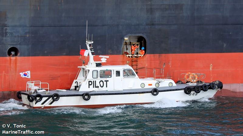 pilot2busan ahchisum (Pilot) - IMO , MMSI 440111150, Call Sign 301 under the flag of Korea