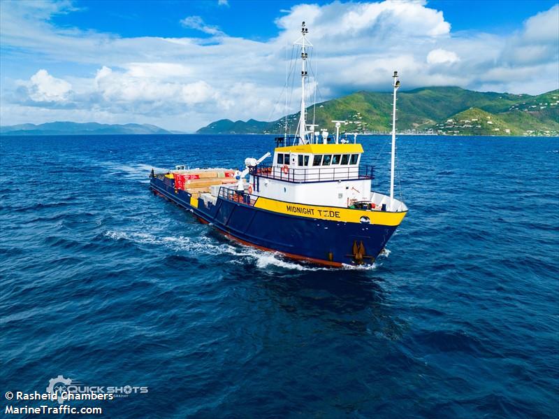 midnight tide (Offshore Tug/Supply Ship) - IMO 8119974, MMSI 577366000, Call Sign YJWE2 under the flag of Vanuatu