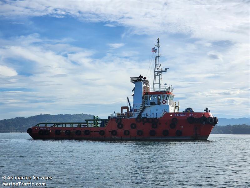 target 37 (Tug) - IMO 9568366, MMSI 533170727, Call Sign 9WKD3 under the flag of Malaysia