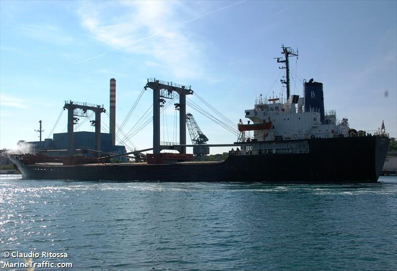 spring (Bulk Carrier) - IMO 8408650, MMSI 620939000, Call Sign D6A2947 under the flag of Comoros