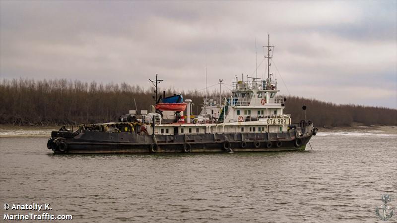 ota-983 (Tug) - IMO , MMSI 273434390, Call Sign UEGG under the flag of Russia