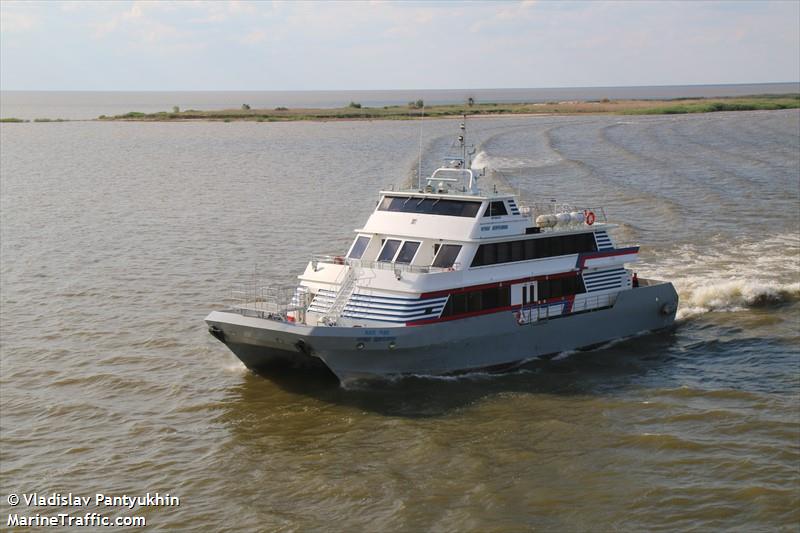 black pearl (Passenger Ship) - IMO 8844268, MMSI 273395680, Call Sign UBZO9 under the flag of Russia