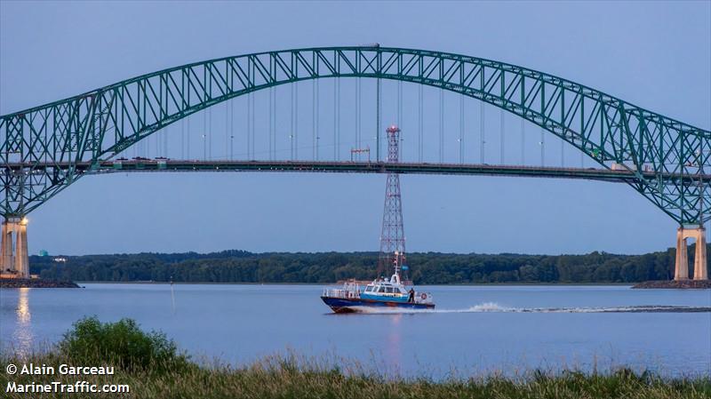 ocean laviolette (Pilot) - IMO 8684620, MMSI 316047453 under the flag of Canada