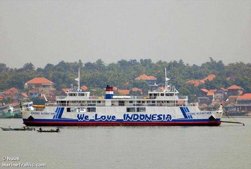 kmp.gading nusantara (Passenger/Ro-Ro Cargo Ship) - IMO 6807890, MMSI 525002083, Call Sign YHDS under the flag of Indonesia