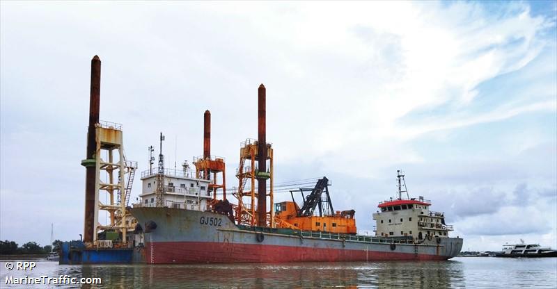 gj-502 (Dredging or UW ops) - IMO , MMSI 525021457, Call Sign JZZE under the flag of Indonesia