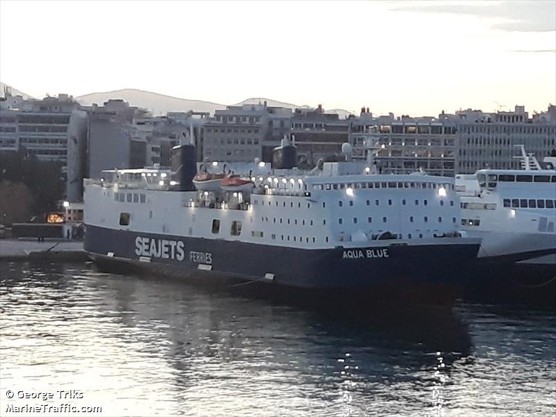 aqua blue (Passenger/Ro-Ro Cargo Ship) - IMO 7429669, MMSI 241620000, Call Sign SVAI5 under the flag of Greece